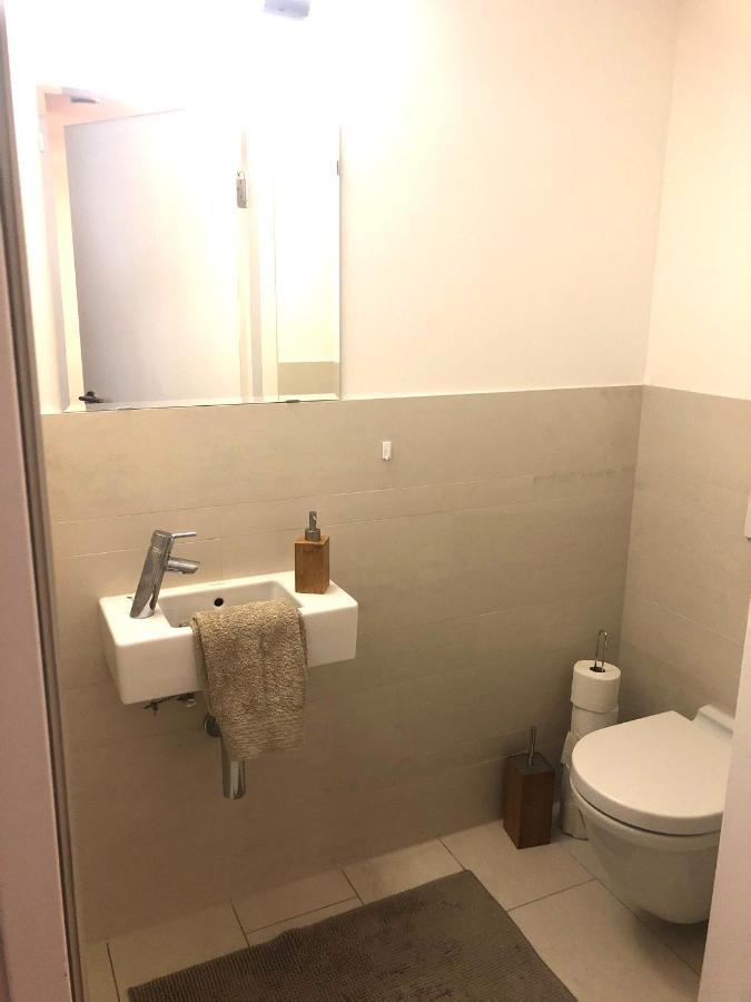 Amazing Austria Center Apartment Near Uno City Viena Exterior foto
