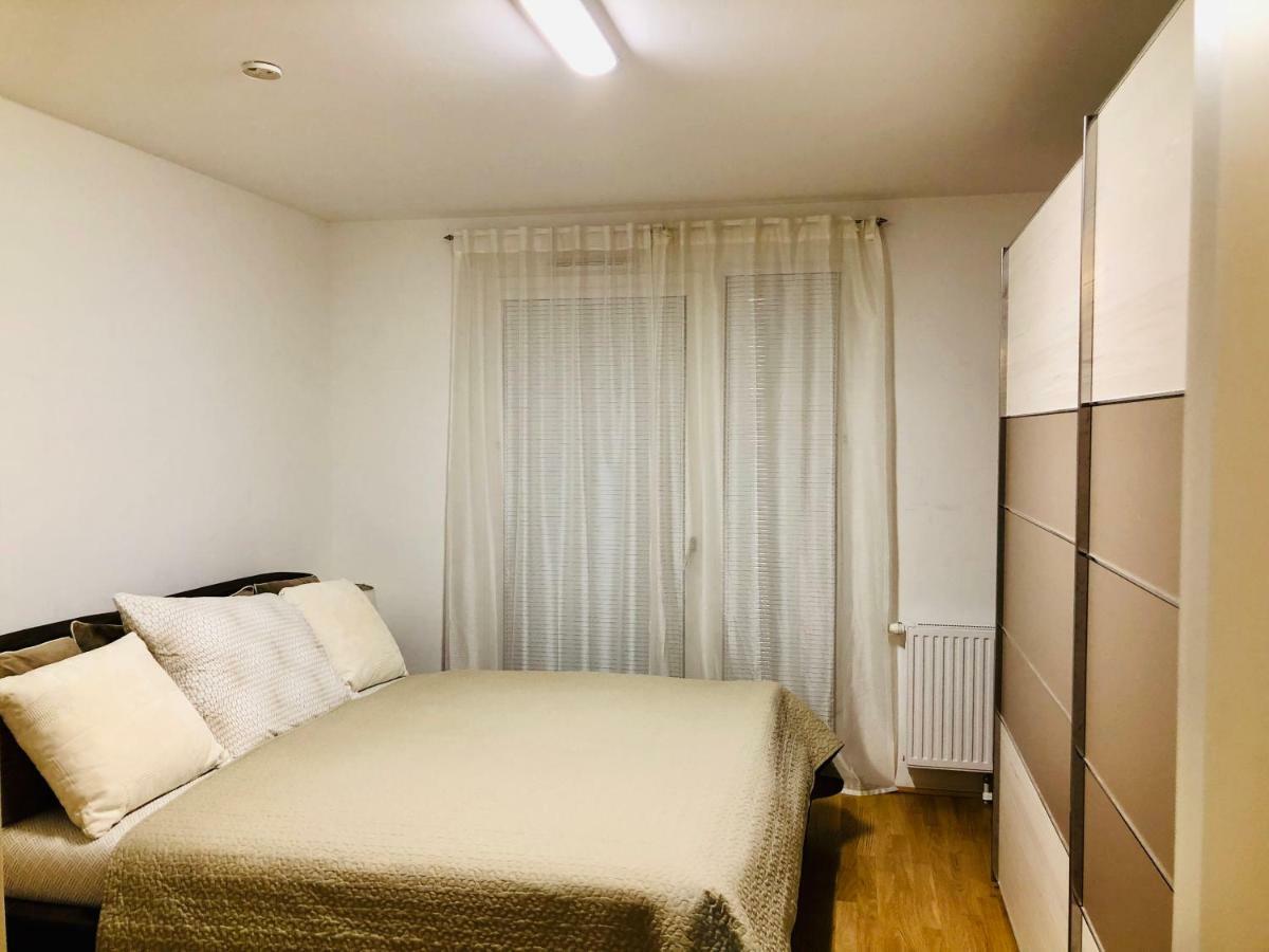 Amazing Austria Center Apartment Near Uno City Viena Exterior foto