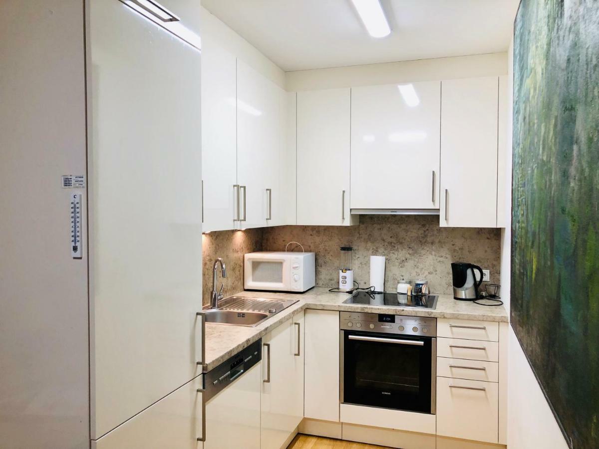 Amazing Austria Center Apartment Near Uno City Viena Exterior foto